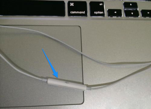 iphone苹果耳机缠绕线方法步骤：1