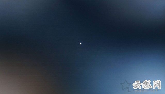 液晶显示器漏光是什么原因?液晶显示器屏幕漏光的检测方法