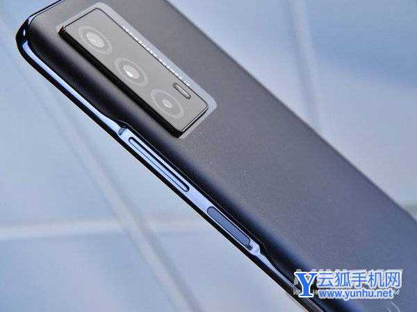 iQOO Z5评测:千元小钢炮真能玩转主流<a href='https://www.wddqw.com/c_657.html' target='_blank'>游戏</a>?(不发)