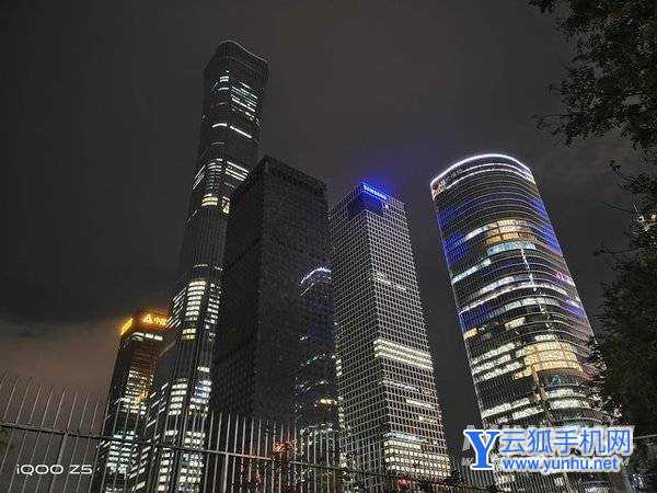 iQOO Z5评测:千元小钢炮真能玩转主流<a href='https://www.wddqw.com/c_657.html' target='_blank'>游戏</a>?(不发)