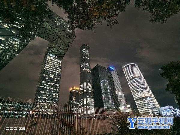 iQOO Z5评测:千元小钢炮真能玩转主流<a href='https://www.wddqw.com/c_657.html' target='_blank'>游戏</a>?(不发)