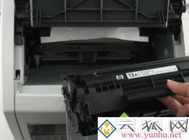 电脑使用打印机打印文件出现卡纸怎么办