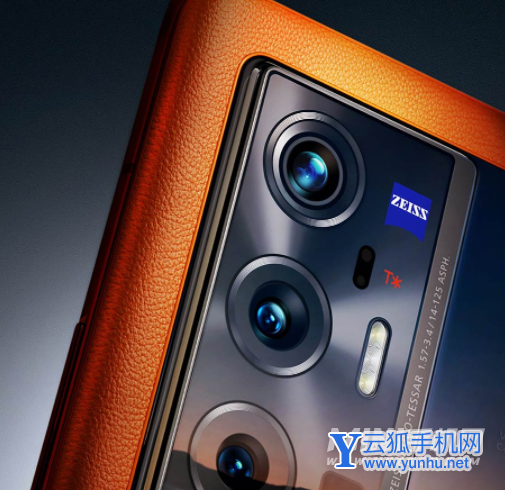 vivox70Pro+和iqoo8pro区别是什么-哪款更值得入手-参数对比