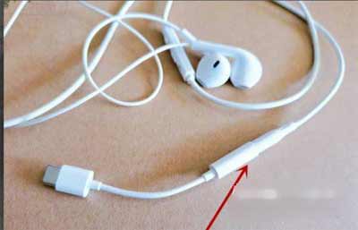 Hinova9怎么插耳机-耳机孔在什么地方(图文)