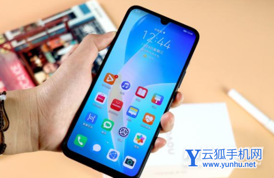 畅玩30Plus是OLED屏吗-屏幕材质是什么