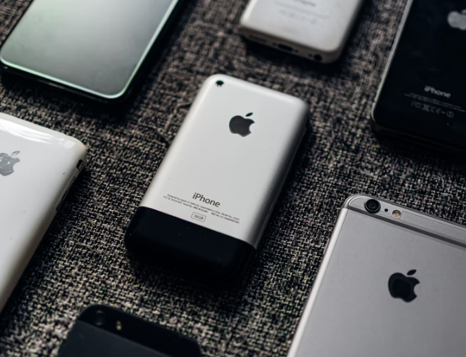 iPhone 使用寿命有多久?出现这些问题表示可能需要维修和换新 iPhone 使用寿命有多久?出现这些问题表示可能需要维修和换新