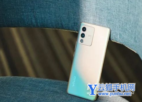 vivos12对比opporeno7有什么不同-哪款手机性能更高-参数对比