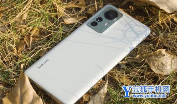 iPhone12Pro和小米12Pro怎么选择-哪款手机值得入手-参数对比