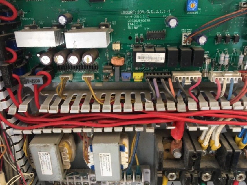 客户问这种美的空调主板报E2故障维修多少钱