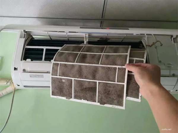 空调漏水怎么办?按照顺序检查三个地方,不叫售后一样能解决