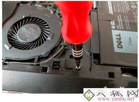 戴尔的固态硬盘如何安装？