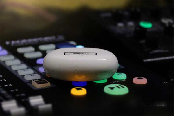 OPPO Enco X2 真无线降噪耳机怎么样，听<a href='https://www.wddqw.com/c_659.html' target='_blank'>音乐</a>测评(图文)