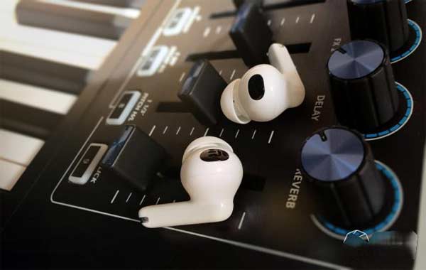 OPPO Enco X2 真无线降噪耳机怎么样，听<a href='https://www.wddqw.com/c_659.html' target='_blank'>音乐</a>测评(图文)