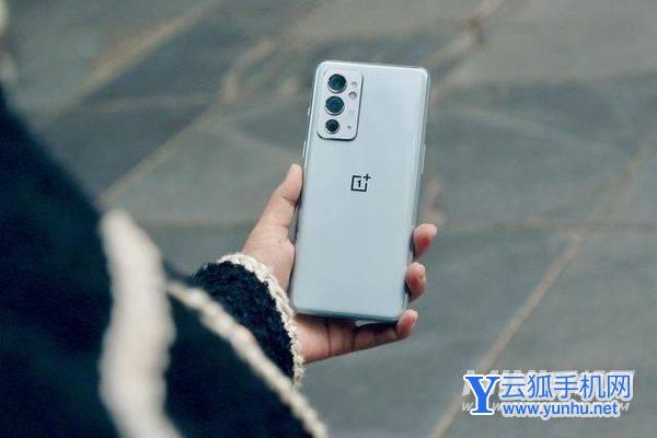 一加9rt和真我gt2哪个手机更值得购买-相同的配置怎么选择