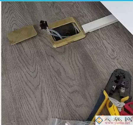 强电工师傅请注意了，以后再这样放网线就太不专业了