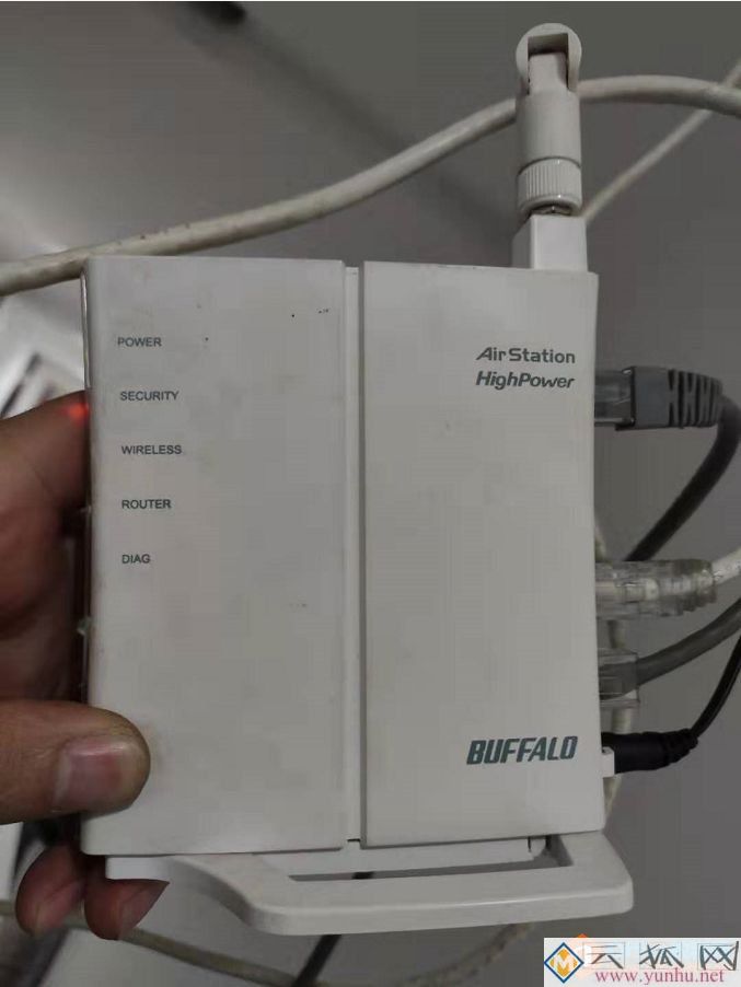 这个路由器，IT小哥真的第一次见，差点害的IT小哥不敢重置