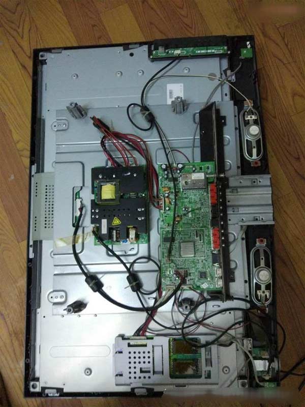 创维32L01HM液晶电视三无故障的检修