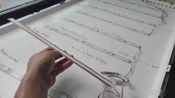 创维47L05HF液晶电视突然有图没声，更换LED背光