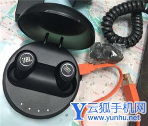 JBL FREE耳机怎么充电