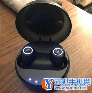 JBL FREE耳机怎么充电