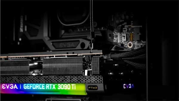 趣味性十足！EVGA 整活：RTX 3090 Ti 显卡多了一根固定用的“牵引绳”