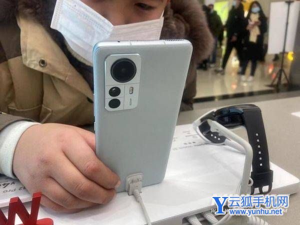 小米12x充电手机发烫正常吗-可以解决手机充电发热问题吗