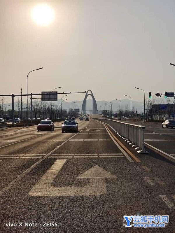 vivoxnote为什么没有微云台-手机有微云台吗