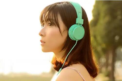 听歌免费的<a href='https://www.wddqw.com/c_659.html' target='_blank'>音乐</a>软件哪个好?不用付费的听歌软件盘点