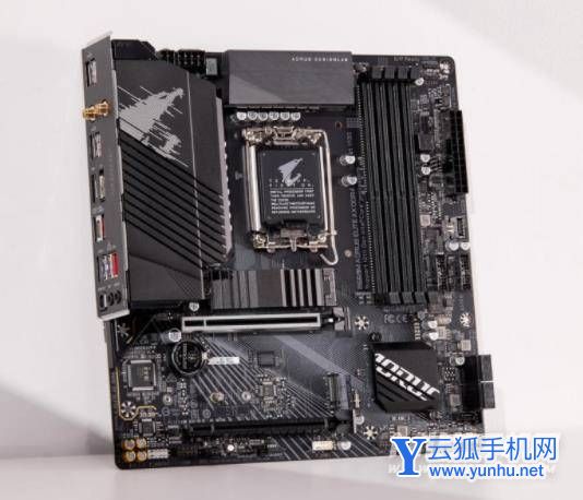 技嘉B660M小雕主板赏析-开箱赏析