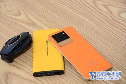 同样的1999元，红米k40s和iqooneo6SE怎么选择