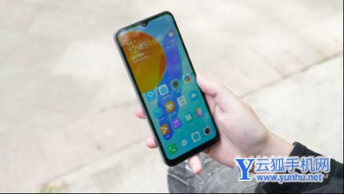 荣耀畅玩30上手测评：大内存长续航，可以闭眼入的高品质千元5G新机