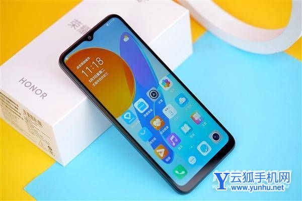 荣耀畅玩30图赏-长得怎么样?外观详图