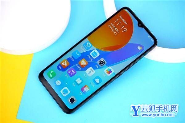 荣耀畅玩30图赏-长得怎么样?外观详图