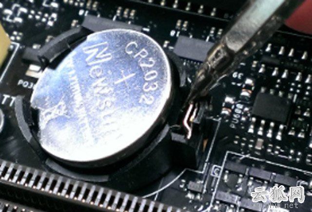 开机之后显示器黑屏无信号输入,但电脑主机一直在运行的解决方法