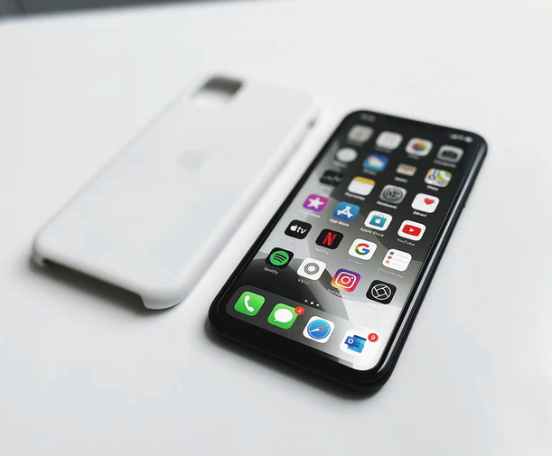 iPhone 11 玩<a href='https://www.wddqw.com/c_657.html' target='_blank'>游戏</a>时会自动降低亮度是什么原因? iPhone 11 玩<a href='https://www.wddqw.com/c_657.html' target='_blank'>游戏</a>时会自动降低亮度是什么原因?