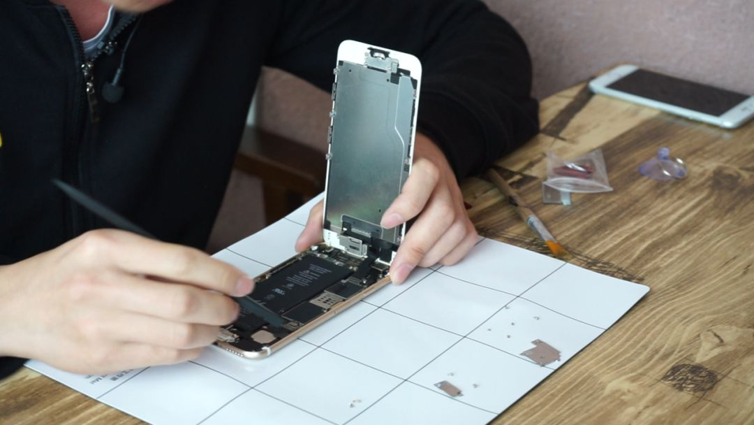 注意分辨,最新款 iPhone SE 扩容机已经来了 注意分辨,最新款 iPhone SE 扩容机已经来了