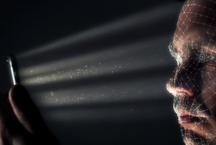 iPhone 搭载的 Face ID 技术比屏下指纹识别更安全吗? iPhone 搭载的 Face ID 技术比屏下指纹识别更安全吗?