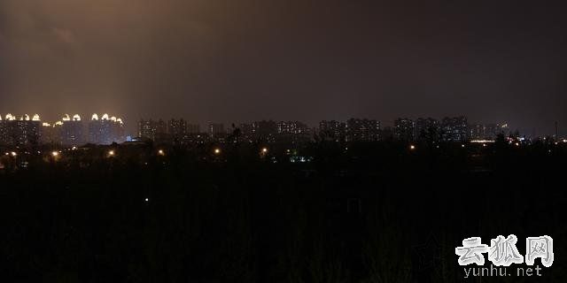 手机拍照技巧：教你如何使用手机的专业模式来拍摄纯净的夜景